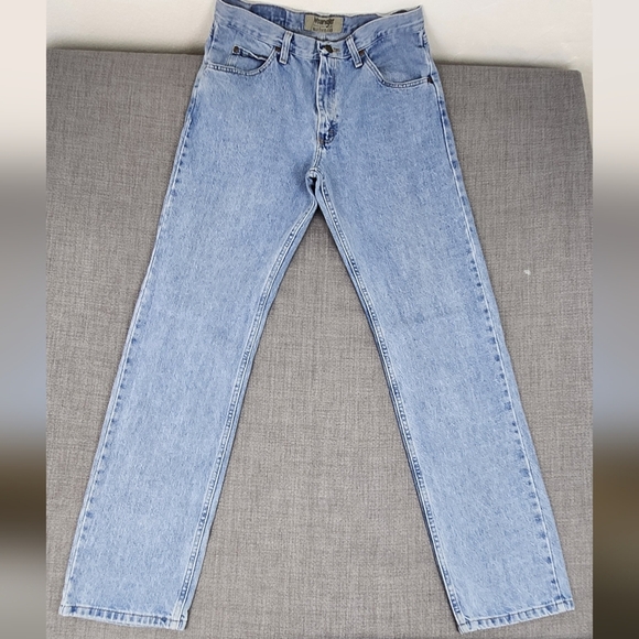 Wrangler Other - Wrangler Slim Straight 100% Cotton Light Wash Denim Jeans.  32 × 34